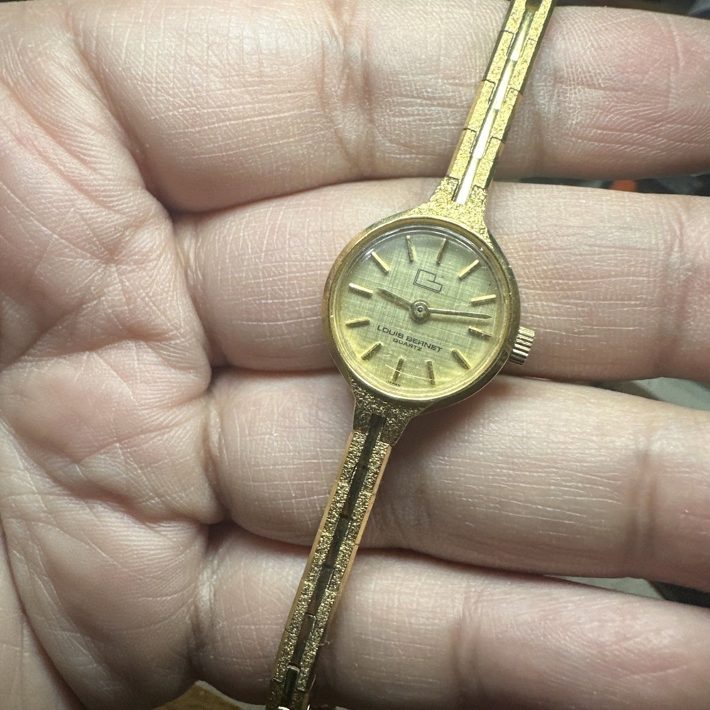 Vintage Louis Bernet Ladies Gold Tone Watch 18mm Fit 5.5in Wrist For Repair